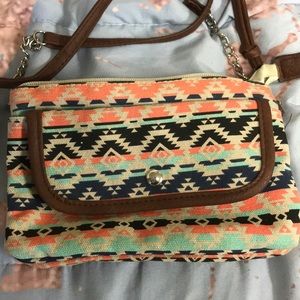 Crossbody handbag